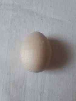 Маленькое деревянное "яйцо" заготовка