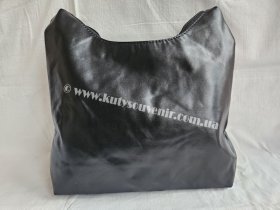 Сумка з гобелену "Вишиванка" доповнена китицями різних кольорів