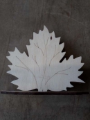 Необычная деревянная салфетница "Лист клена"