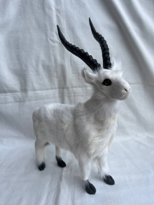 Статуетка Кози з хутра