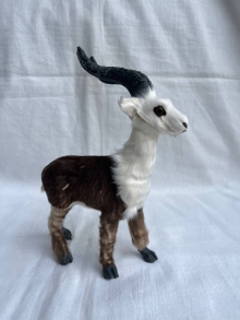 Статуетка Кози з хутра