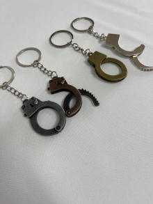 Брелок для ключів Наручники металевий асорті, опт (12 шт/уп)